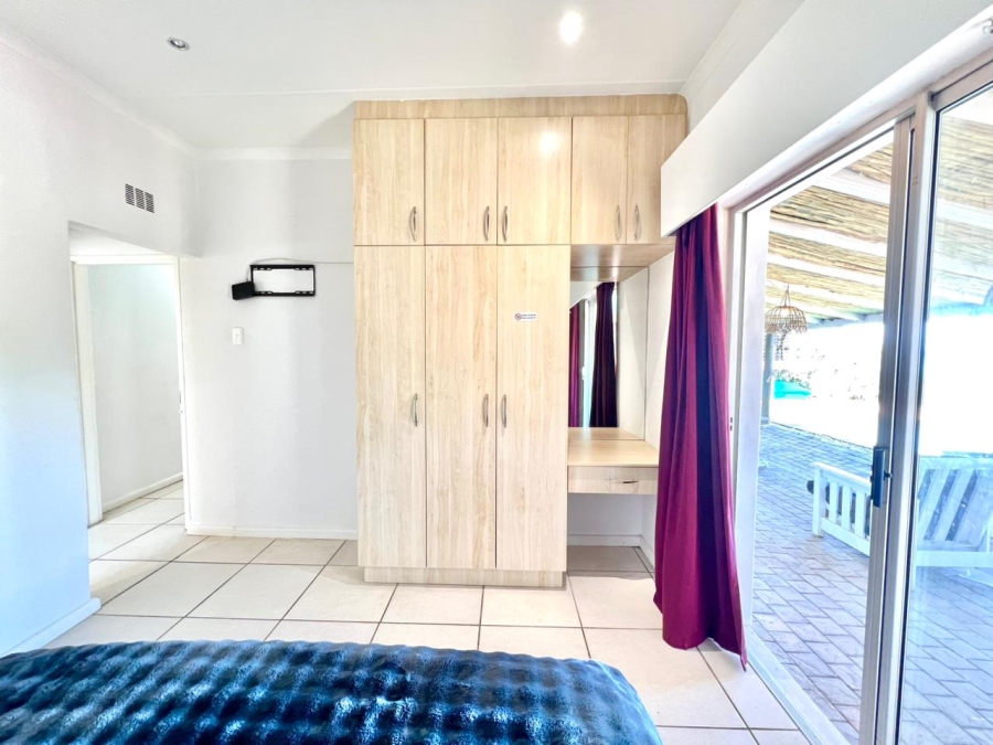 5 Bedroom Property for Sale in Paradise Beach Eastern Cape